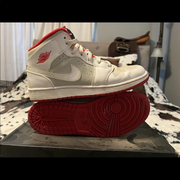Jordan 1 Retro Hare - Picture 3 of 8